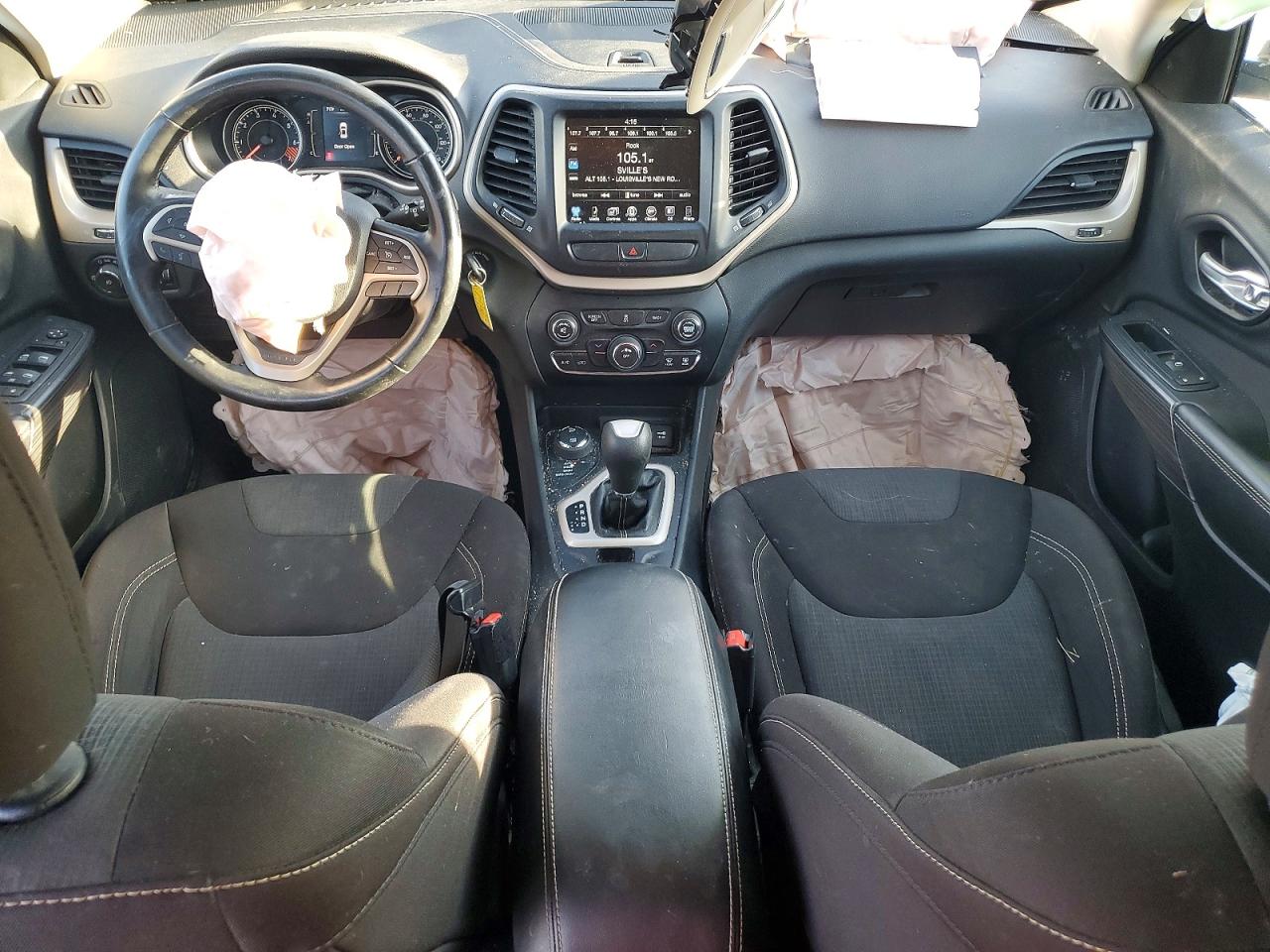 2015 JEEP CHEROKEE LATITUDE photo 8