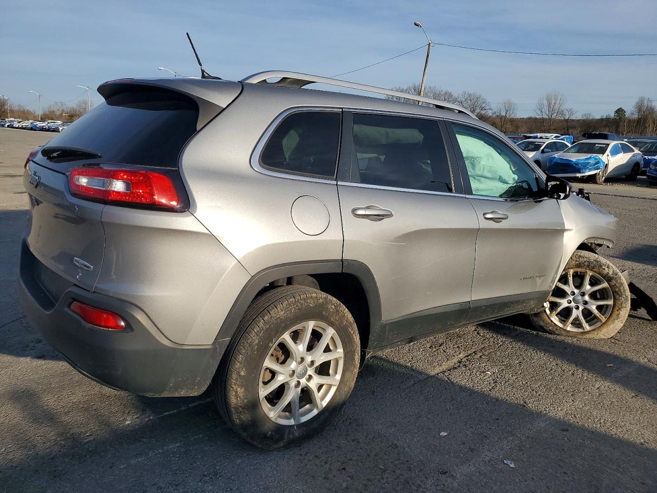 2015 JEEP CHEROKEE LATITUDE photo 3