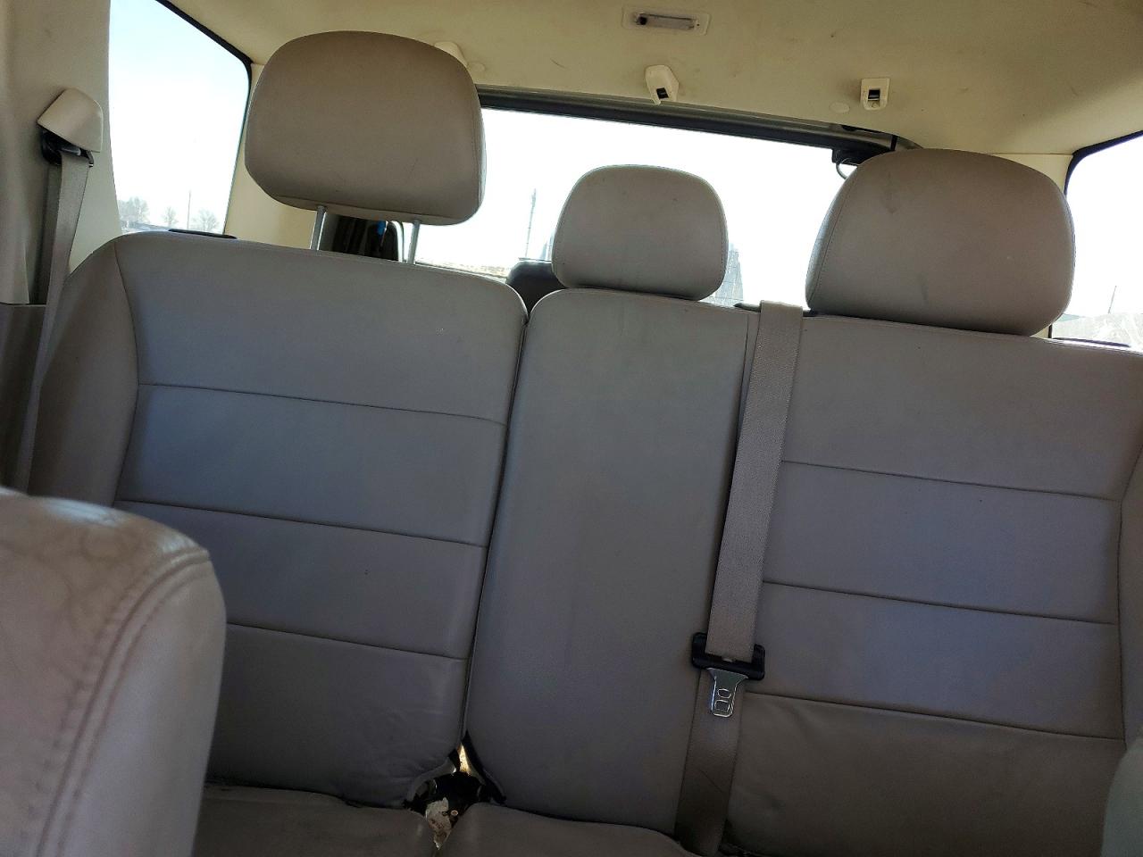 2010 FORD ESCAPE XLT photo 10
