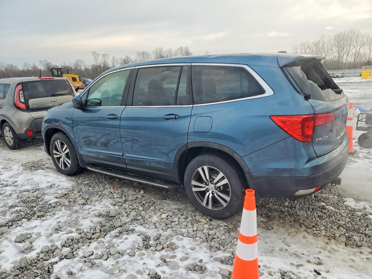 2016 HONDA PILOT EXL photo 2