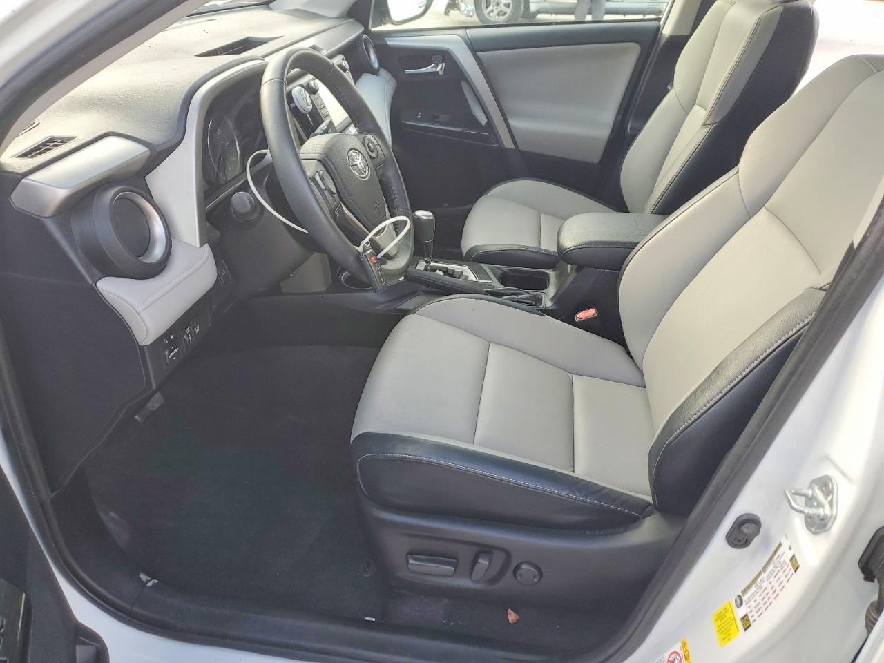 2017 TOYOTA RAV4 LIMITED photo 7