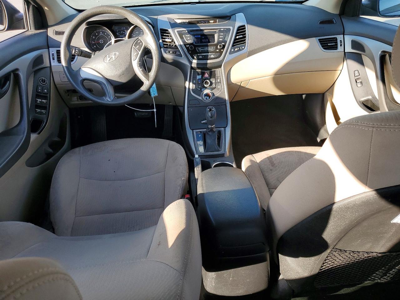 2016 HYUNDAI ELANTRA SE photo 8