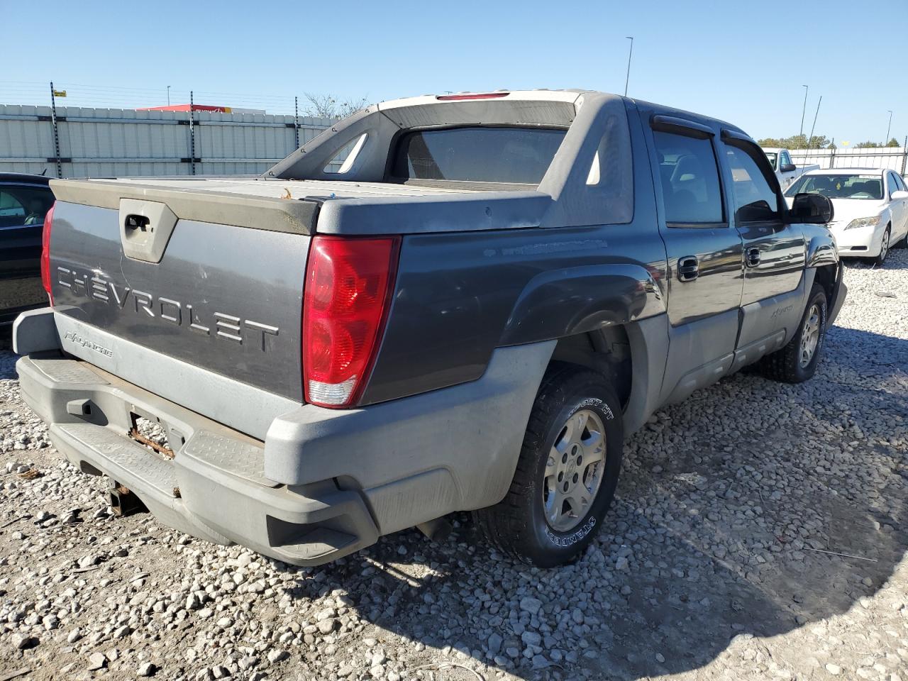 2011 CHEVROLET AVALANCHE C1500 photo 3