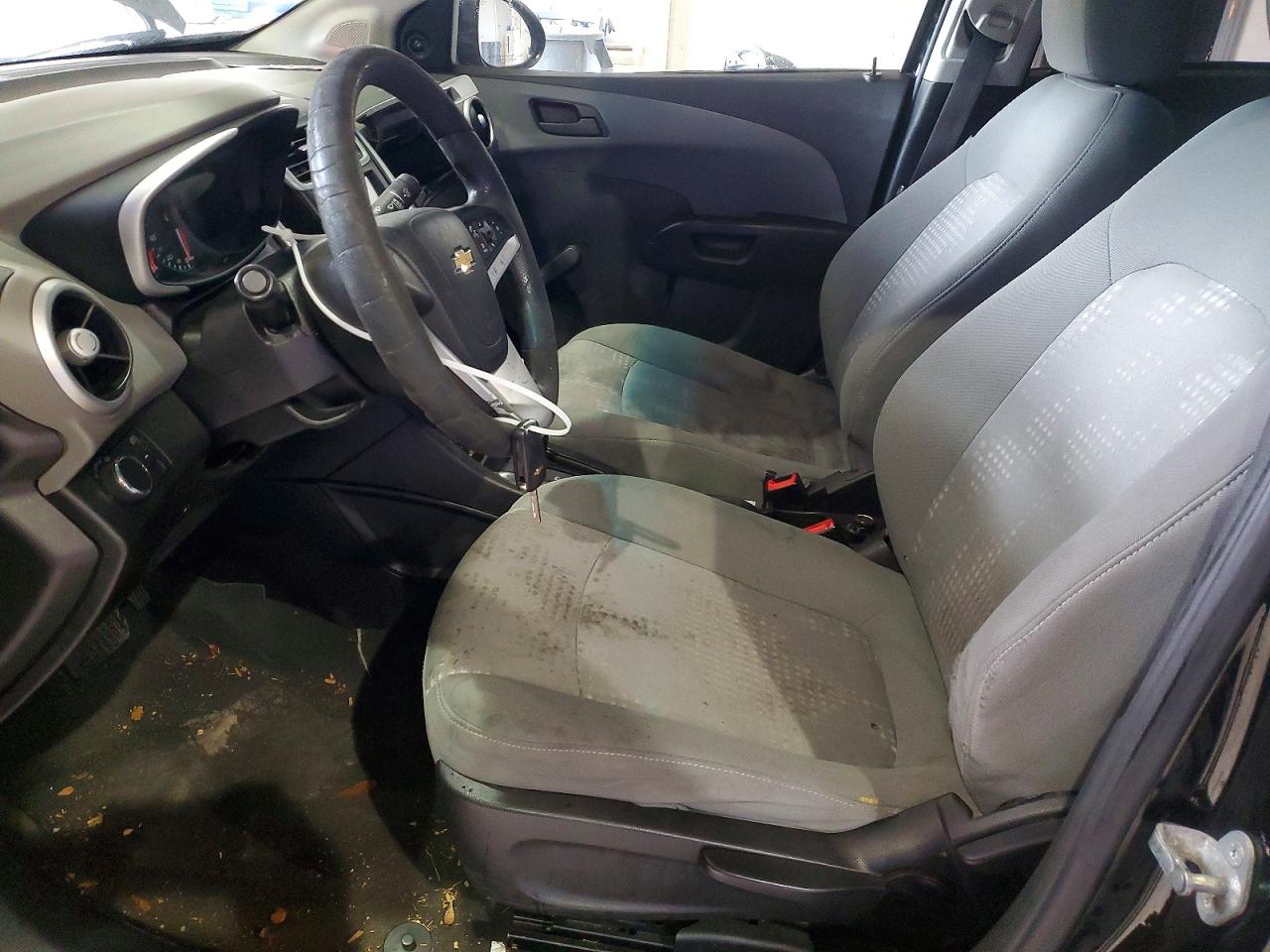 2017 CHEVROLET SONIC LS photo 7