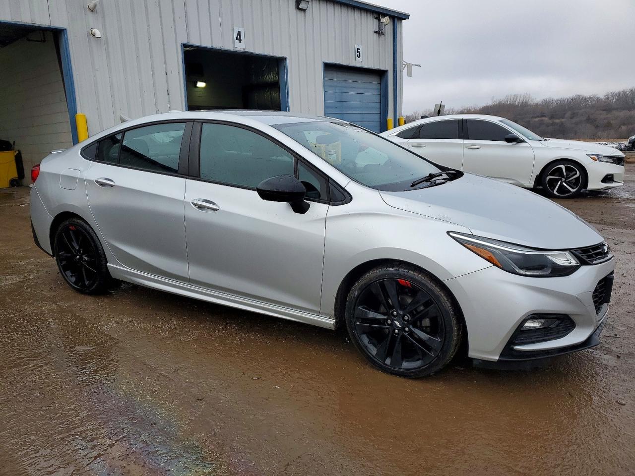 2017 CHEVROLET CRUZE LT photo 4