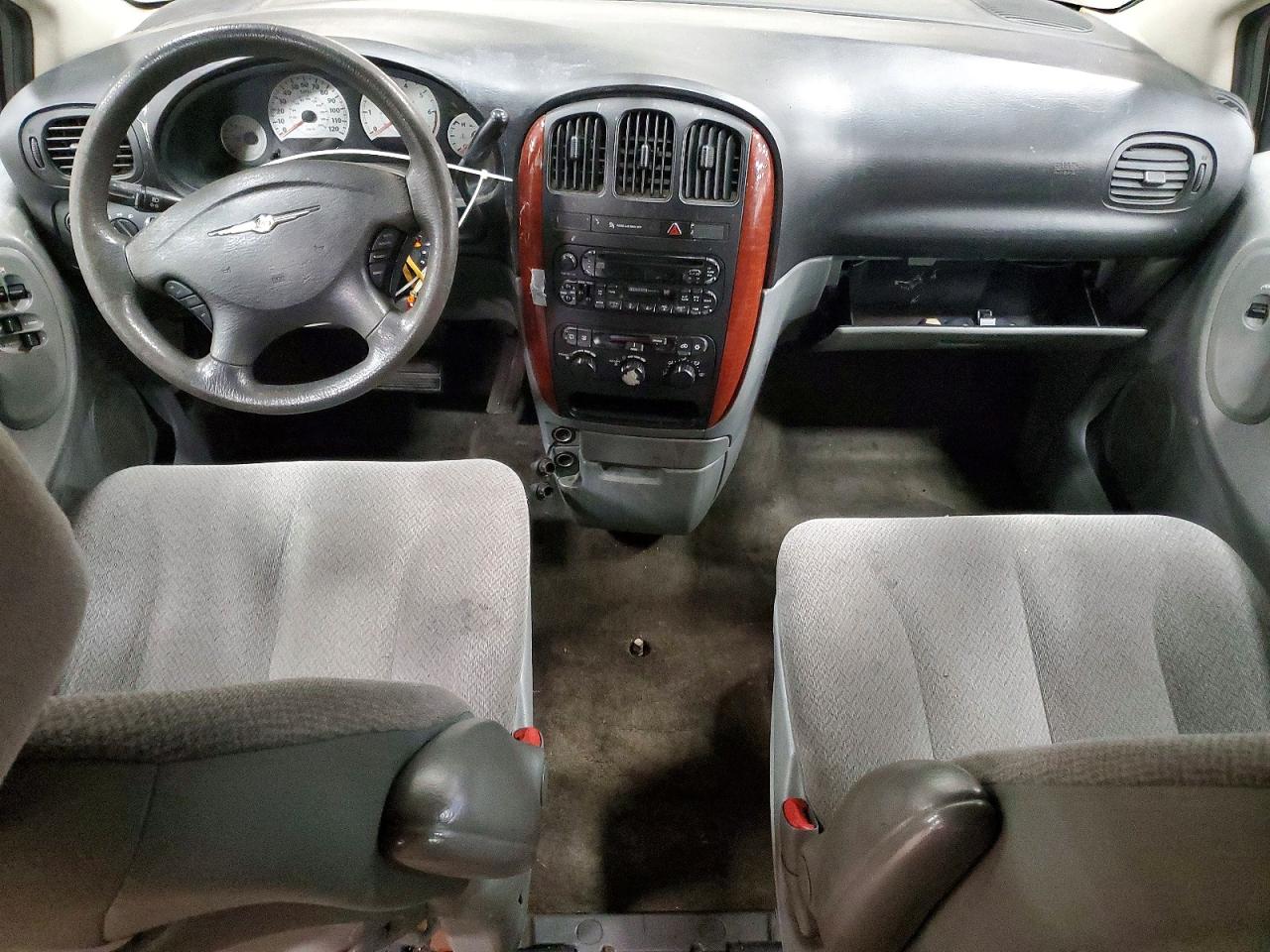 2006 CHRYSLER TOWN & COUNTRY LX photo 8