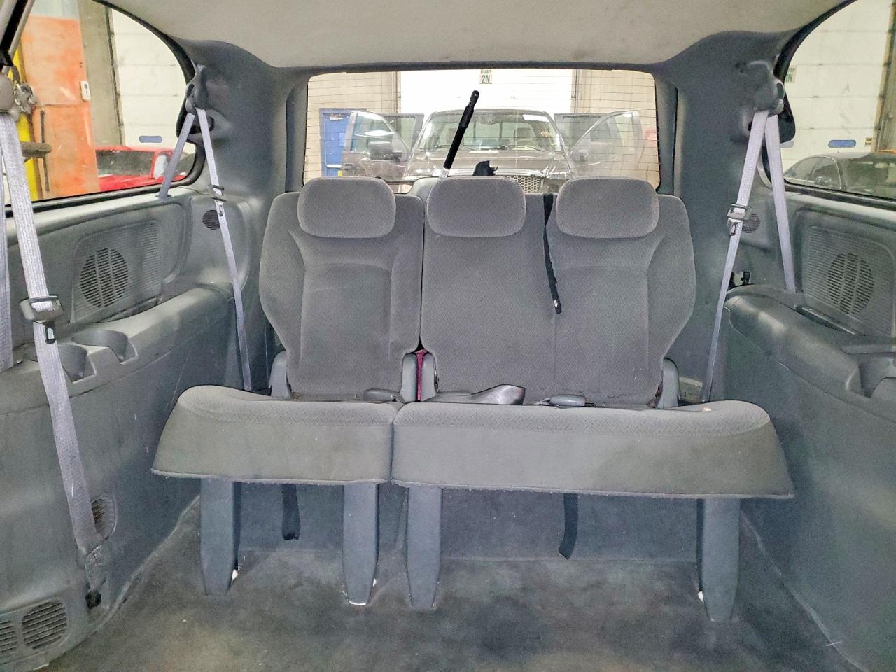 2006 CHRYSLER TOWN & COUNTRY LX photo 10