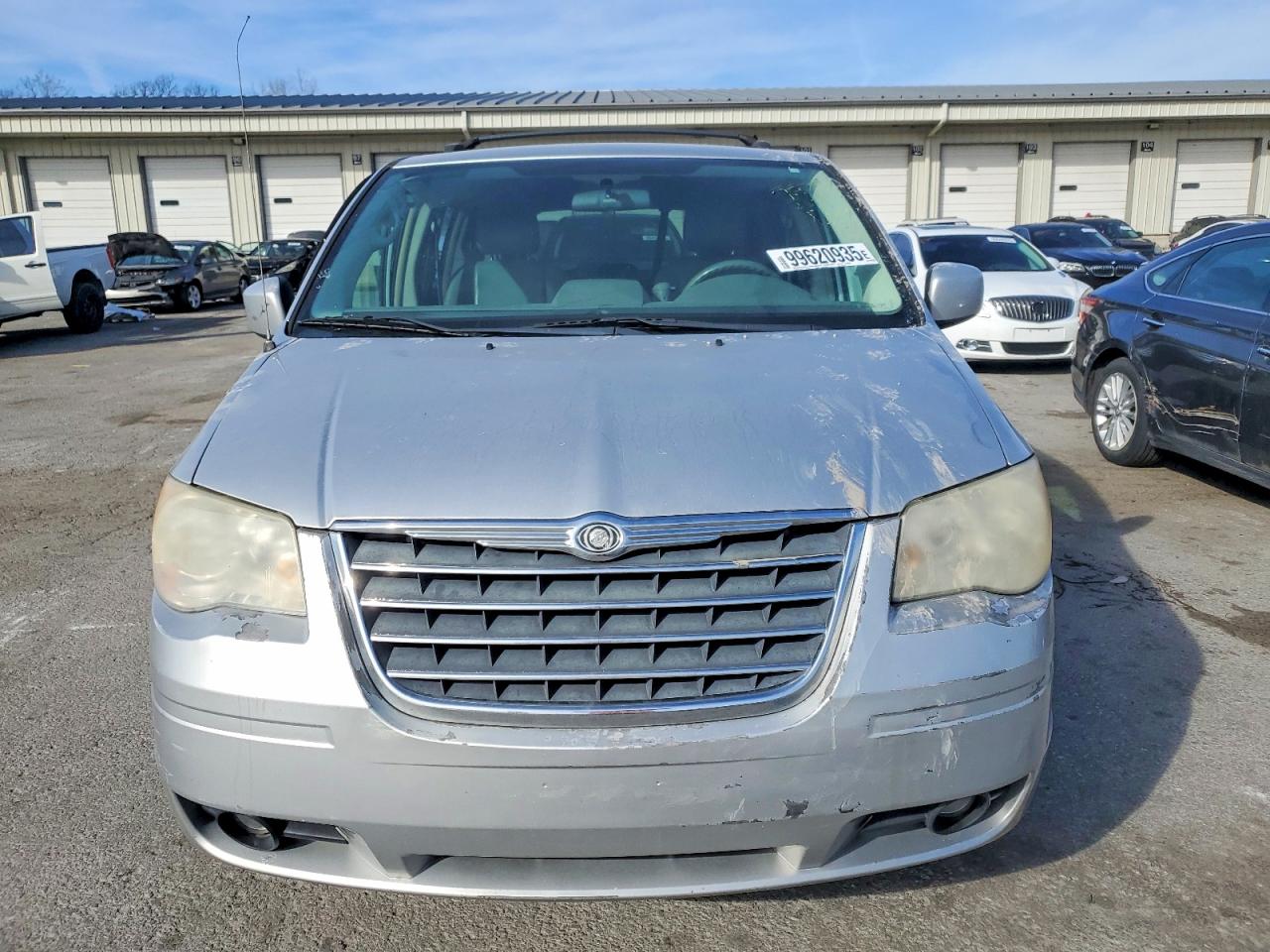 2010 CHRYSLER TOWN & COUNTRY TOURING photo 5