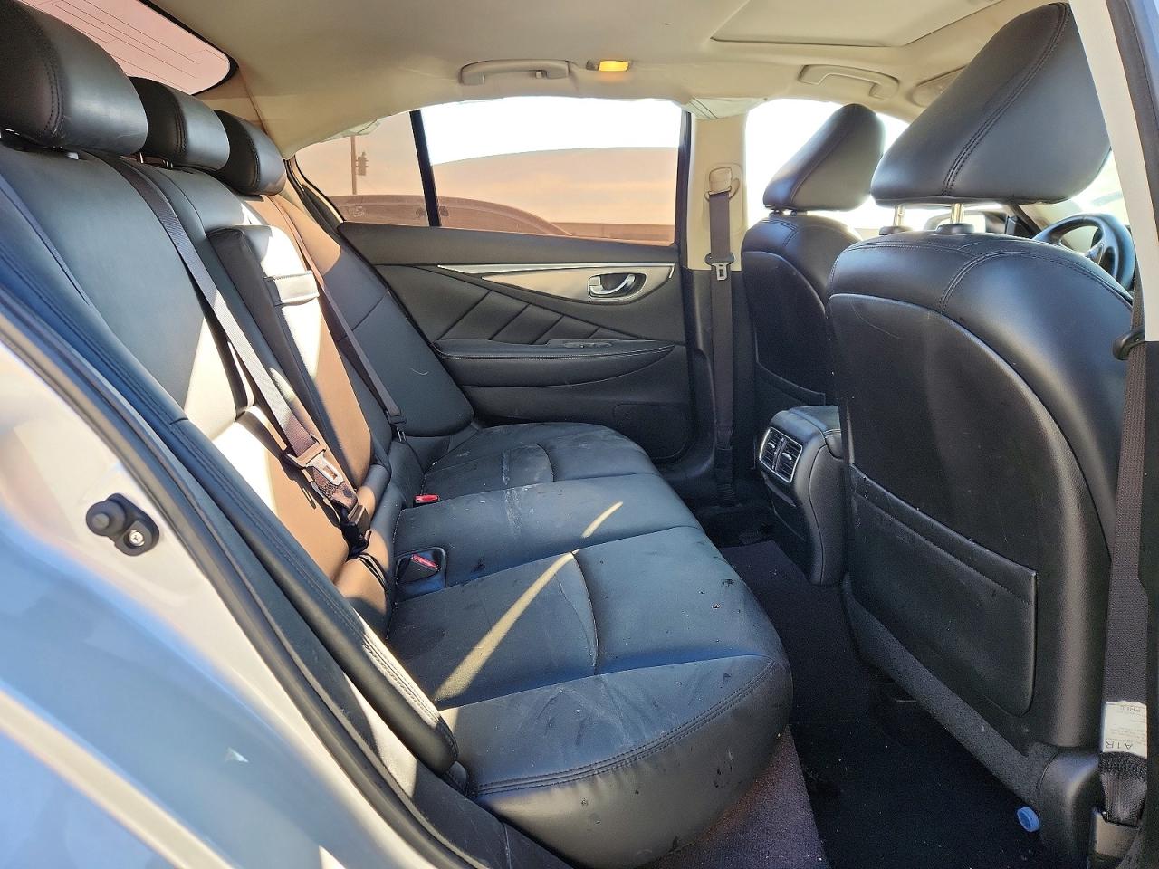 2015 INFINITI Q50 BASE photo 10