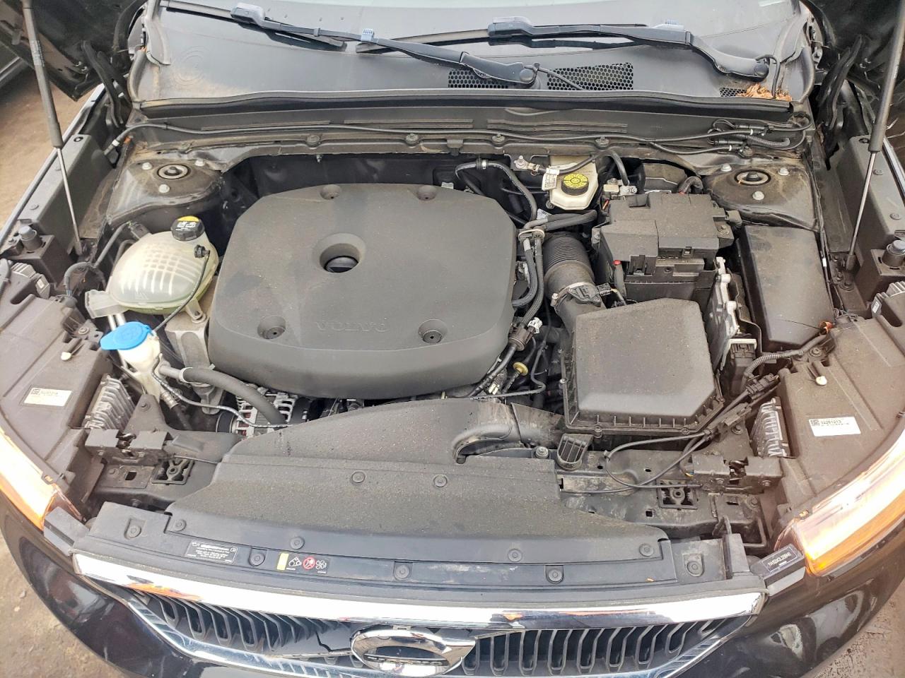 2020 VOLVO XC40 T5 MOMENTUM photo 12
