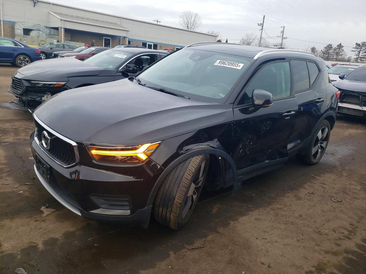 2020 VOLVO XC40