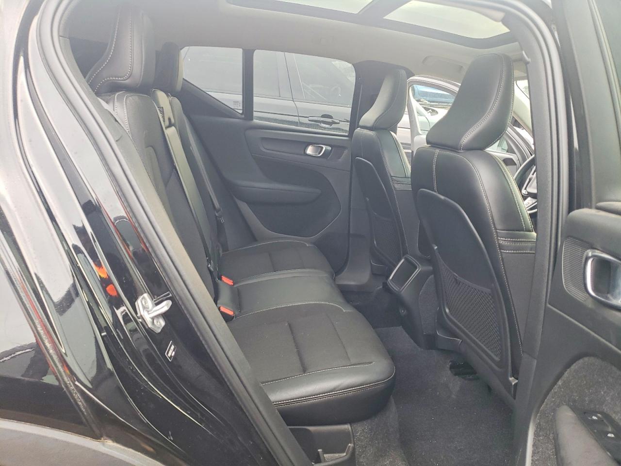 2020 VOLVO XC40 T5 MOMENTUM photo 11