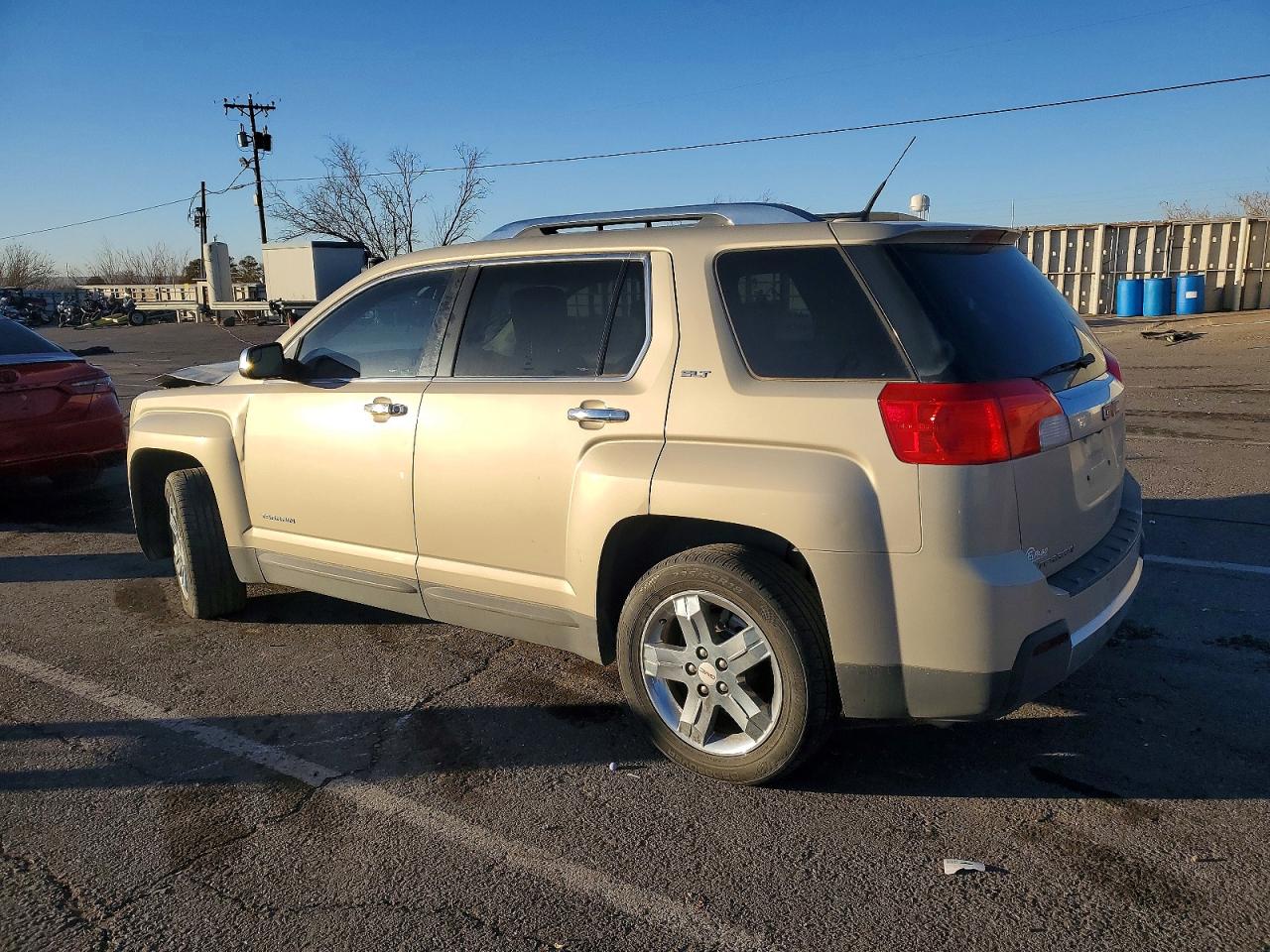 2012 GMC TERRAIN SLT photo 2