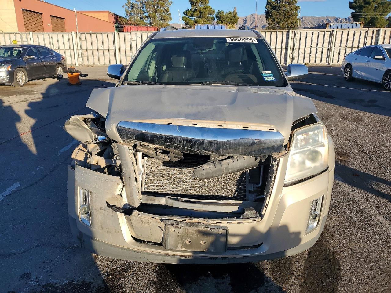 2012 GMC TERRAIN SLT photo 5