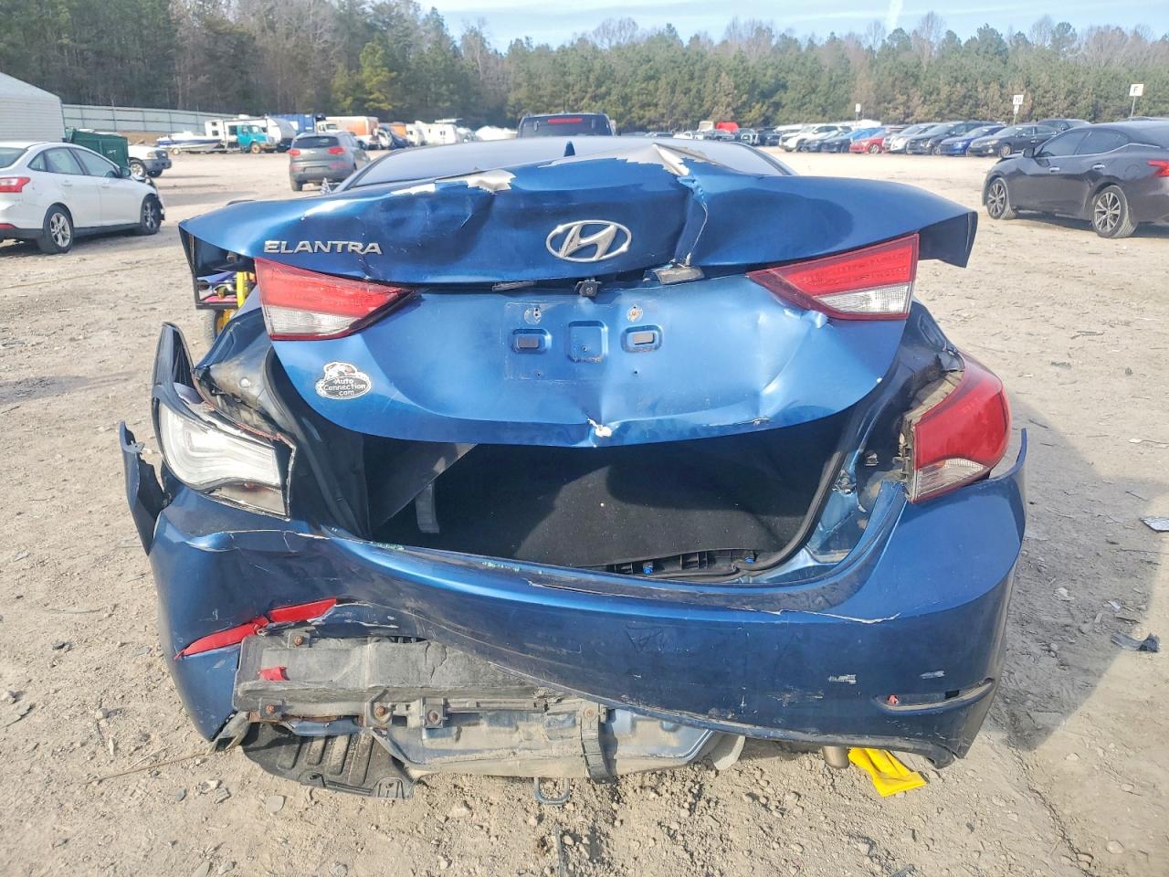2015 HYUNDAI ELANTRA SE photo 6