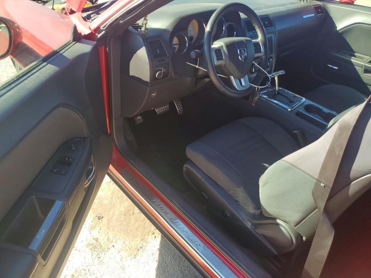 2012 DODGE CHALLENGER SXT photo 8