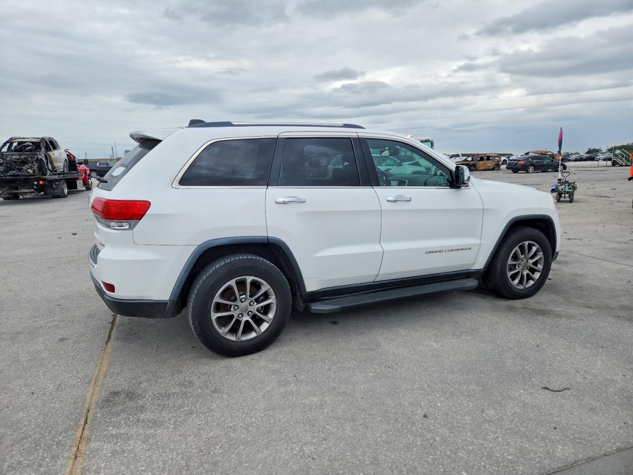 2015 JEEP GRAND CHEROKEE LIMITED photo 3