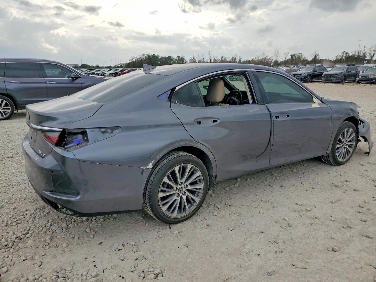 2019 LEXUS ES 350 photo 3