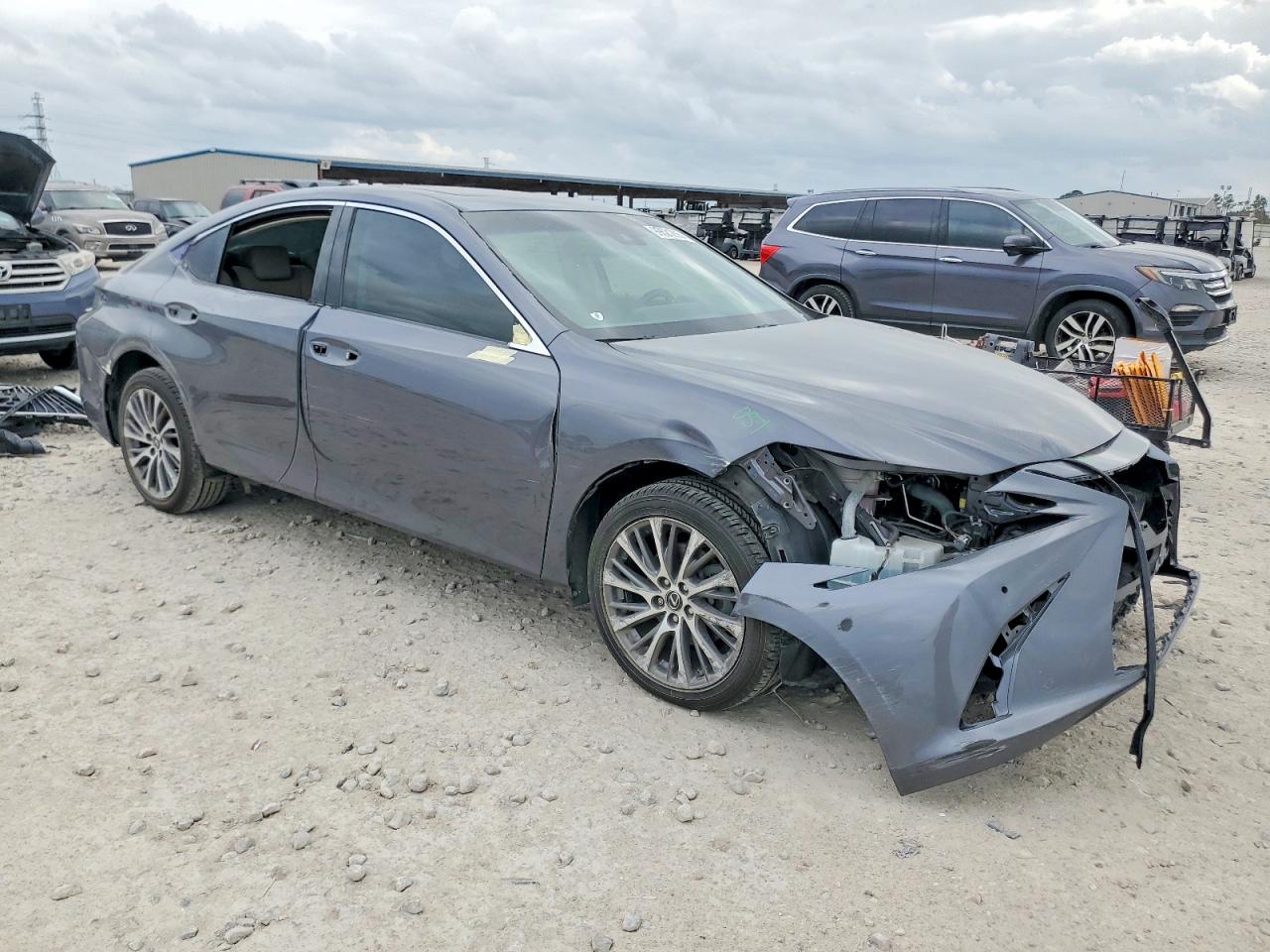 2019 LEXUS ES 350 photo 4