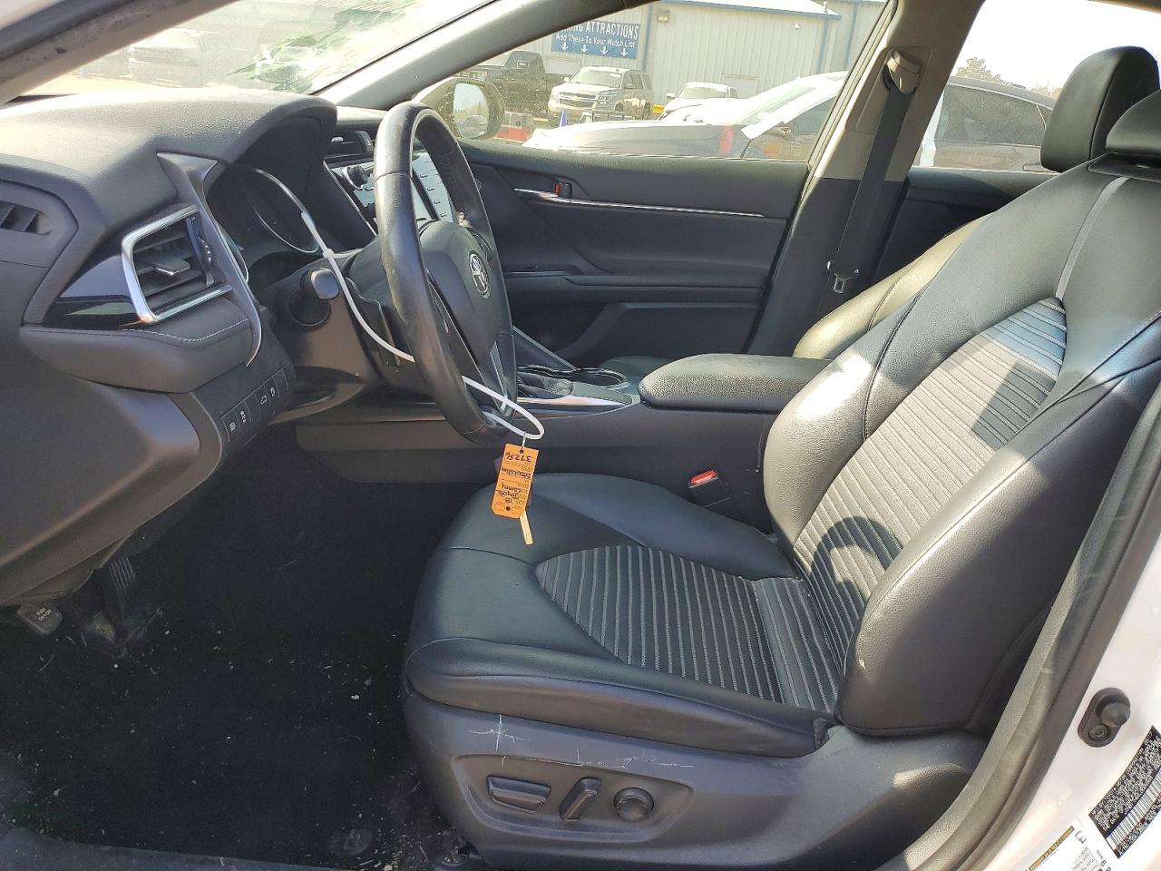 2018 TOYOTA CAMRY L photo 7