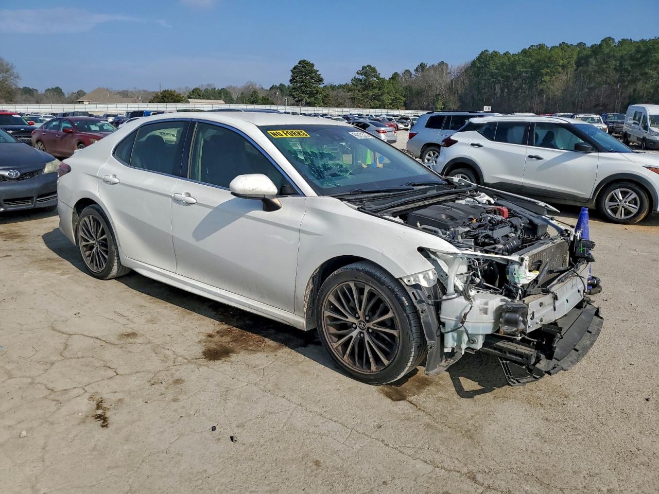 2018 TOYOTA CAMRY L photo 4