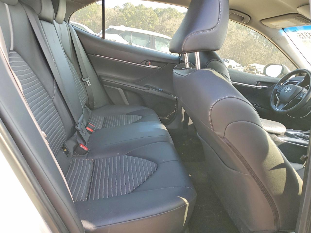2018 TOYOTA CAMRY L photo 10