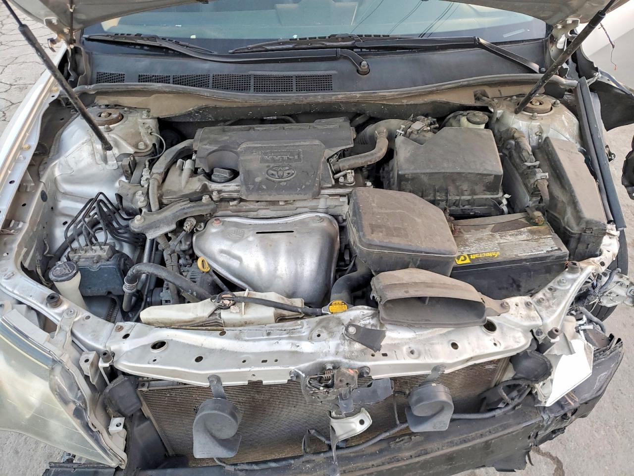 2014 TOYOTA CAMRY L photo 11