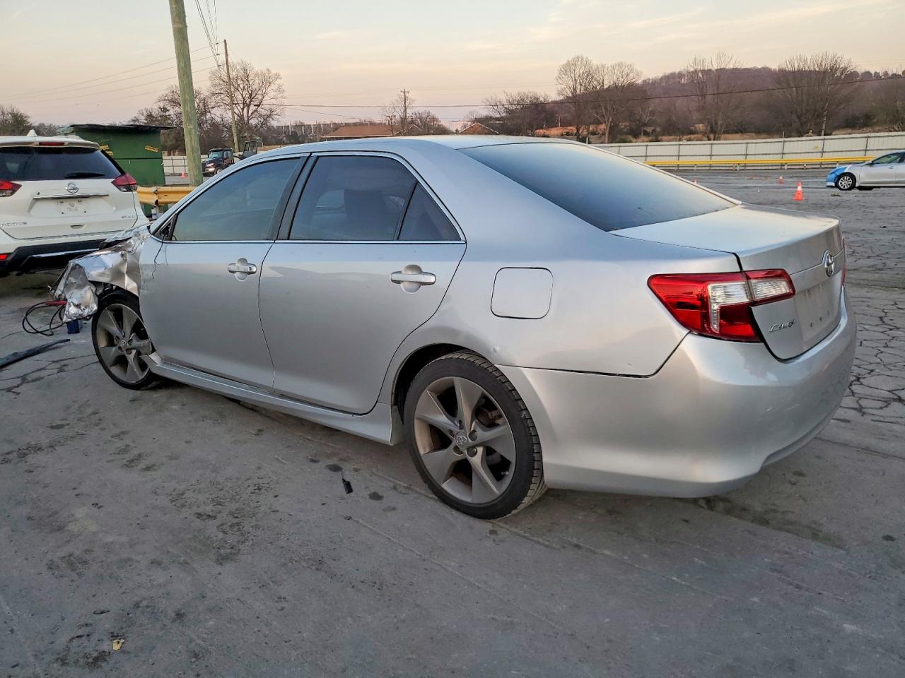 2014 TOYOTA CAMRY L photo 2