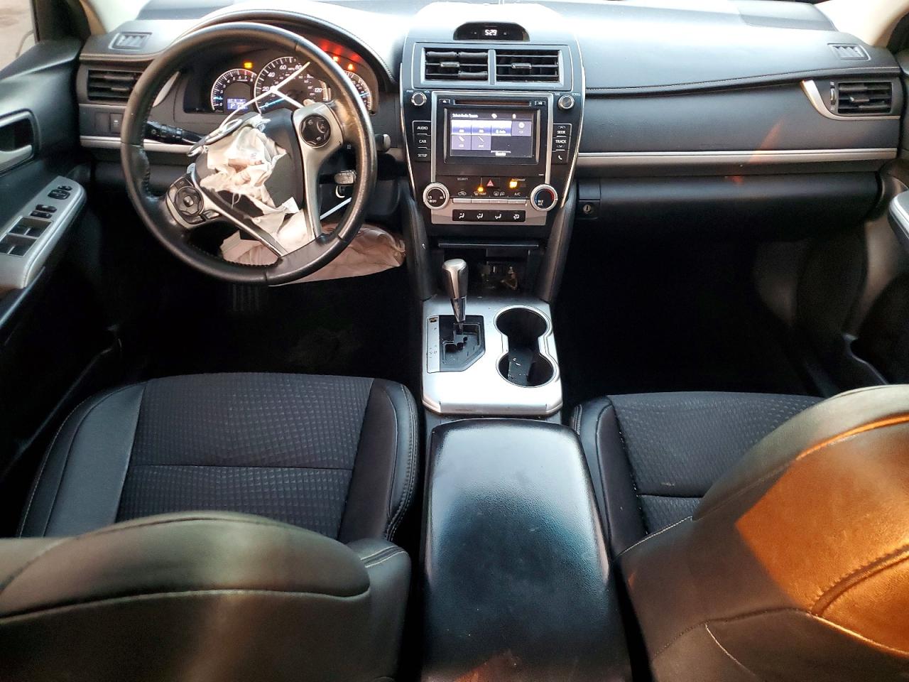 2014 TOYOTA CAMRY L photo 8