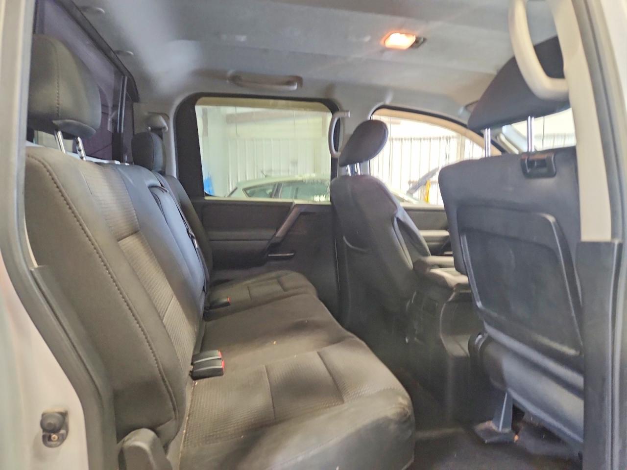 2010 NISSAN TITAN XE photo 10