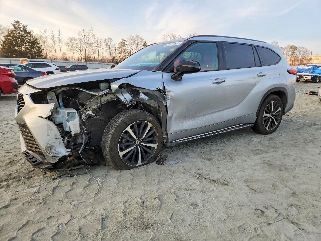 2022 TOYOTA HIGHLANDER
