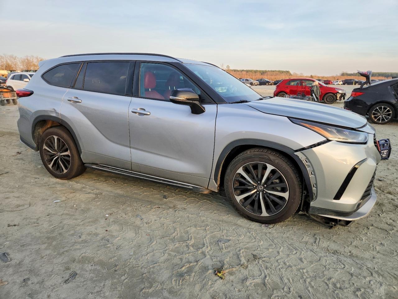 2022 TOYOTA HIGHLANDER XSE photo 4