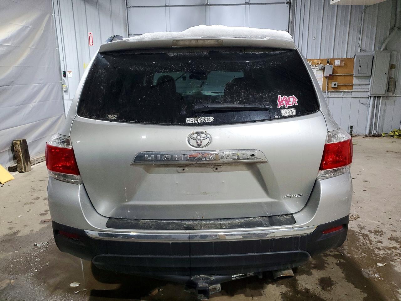 2011 TOYOTA HIGHLANDER LIMITED photo 6