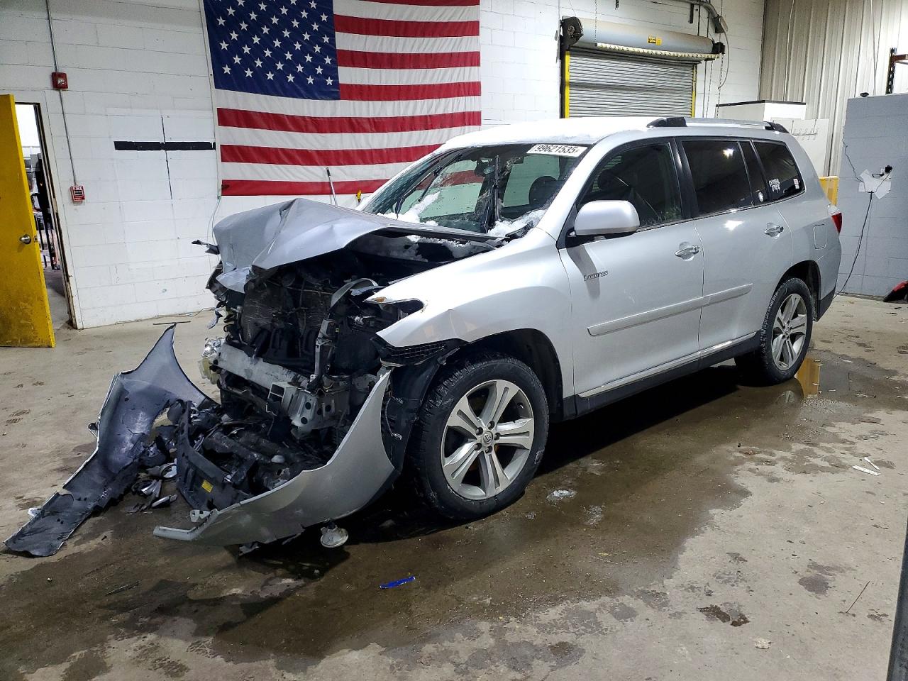 2011 TOYOTA HIGHLANDER
