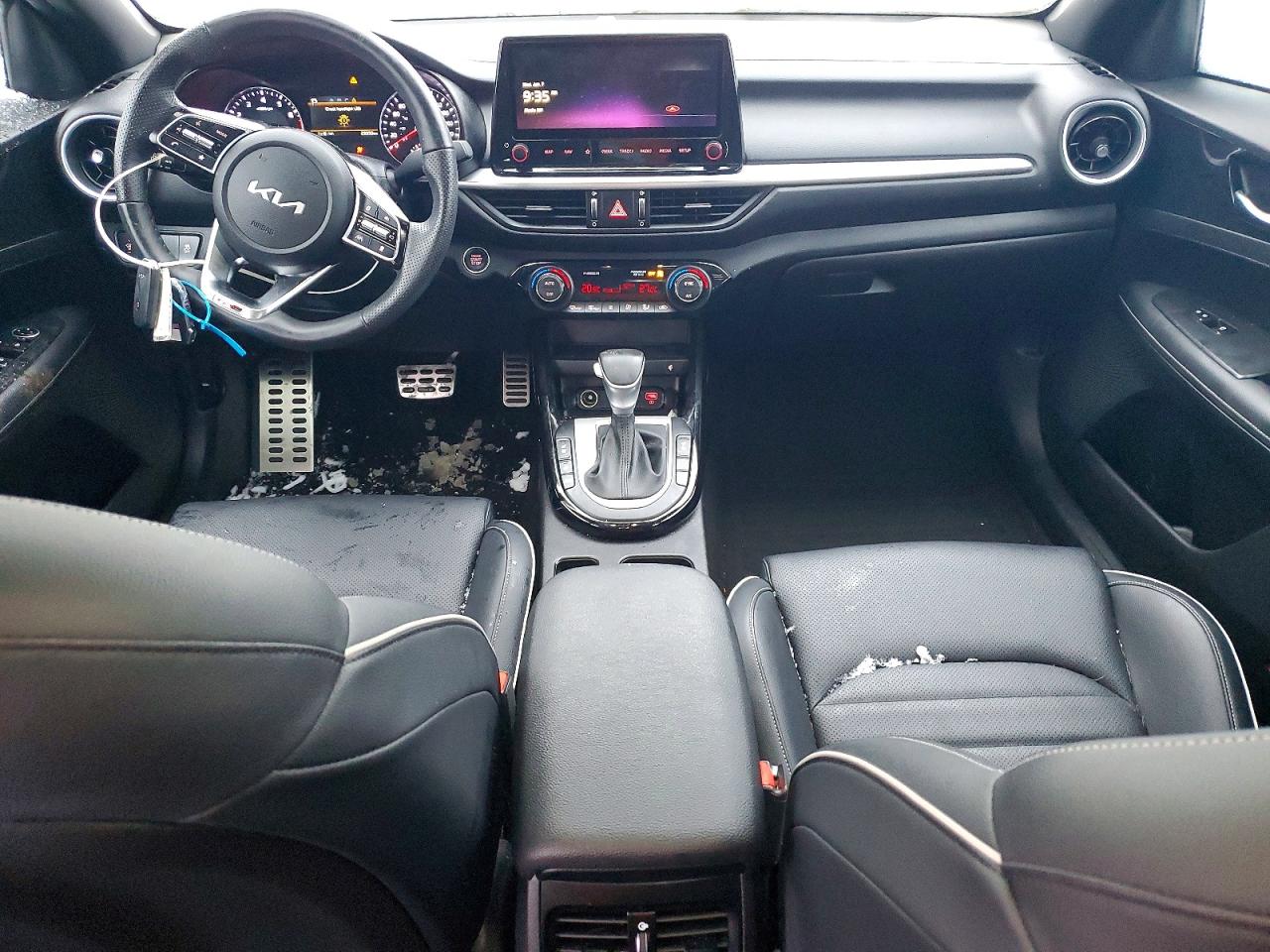 2023 KIA FORTE GT LINE photo 8