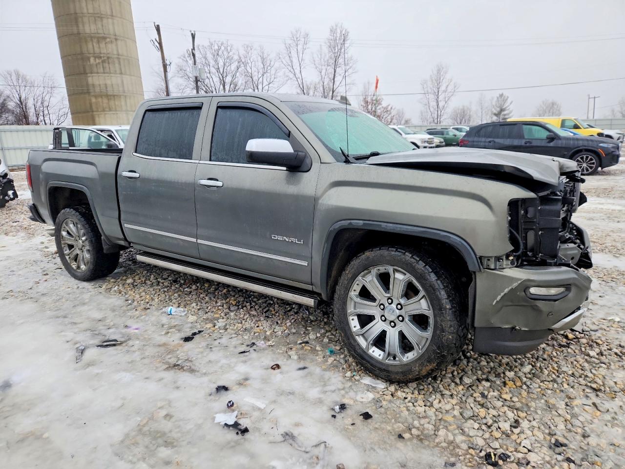 2017 GMC SIERRA K1500 DENALI photo 4