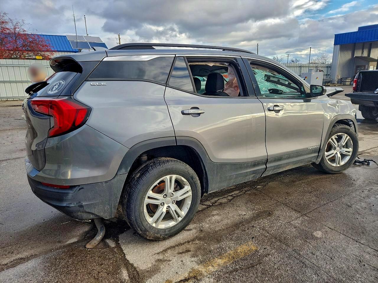 2020 GMC TERRAIN SLE photo 3