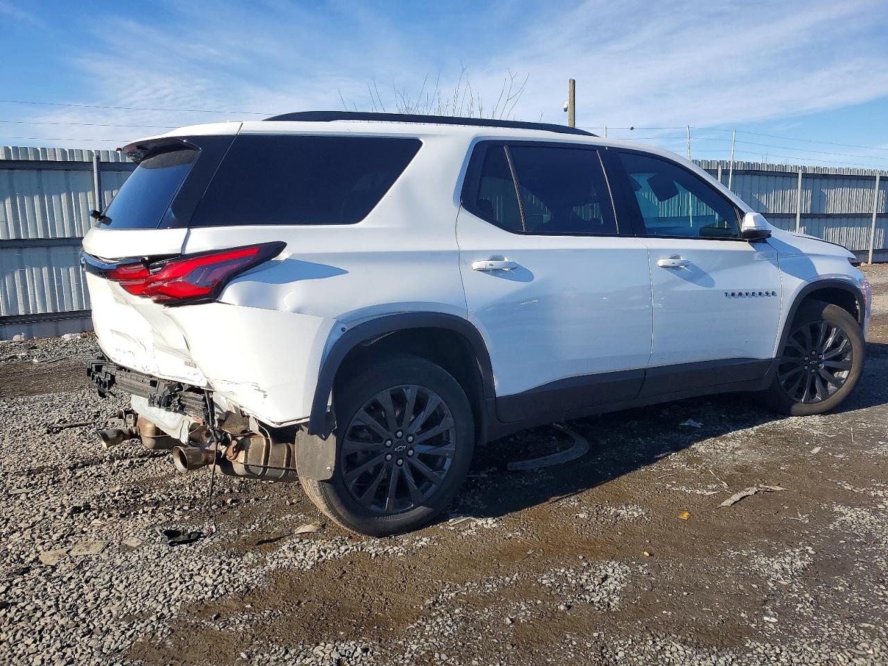 2023 CHEVROLET TRAVERSE RS photo 3
