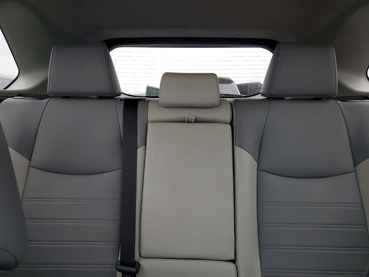 2024 TOYOTA RAV4 XLE PREMIUM photo 10