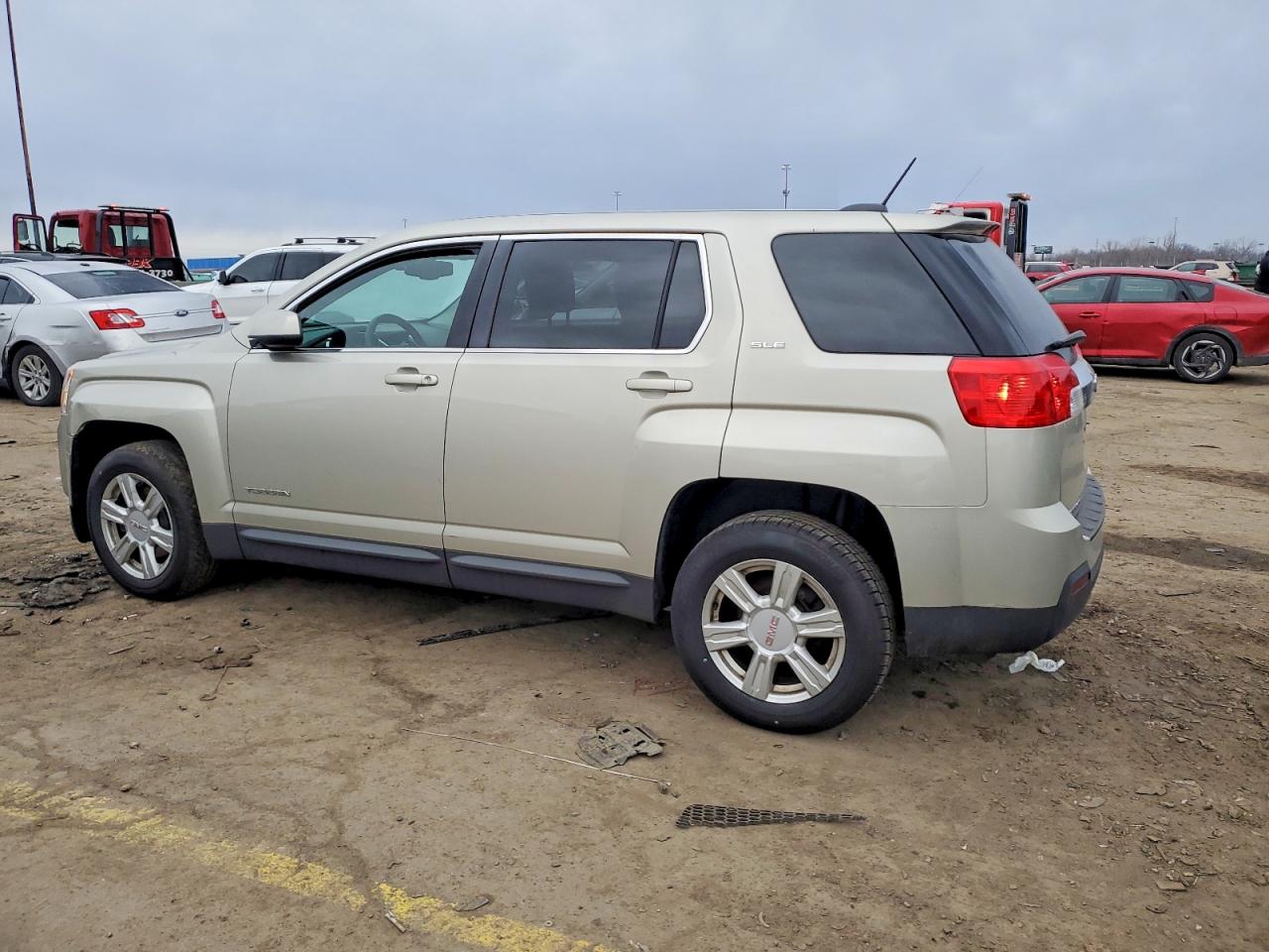 2015 GMC TERRAIN SLE photo 2
