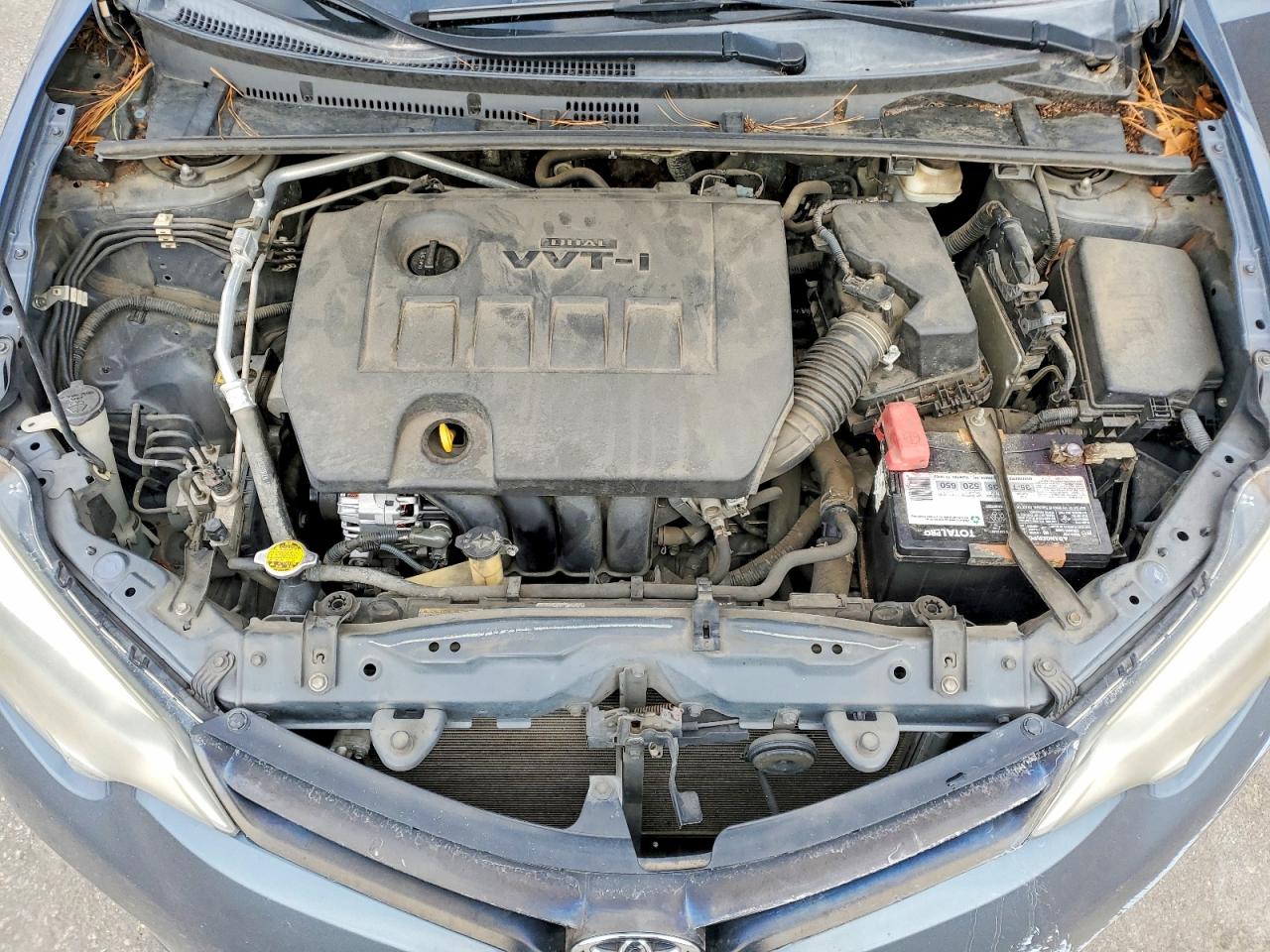 2014 TOYOTA COROLLA LE photo 11