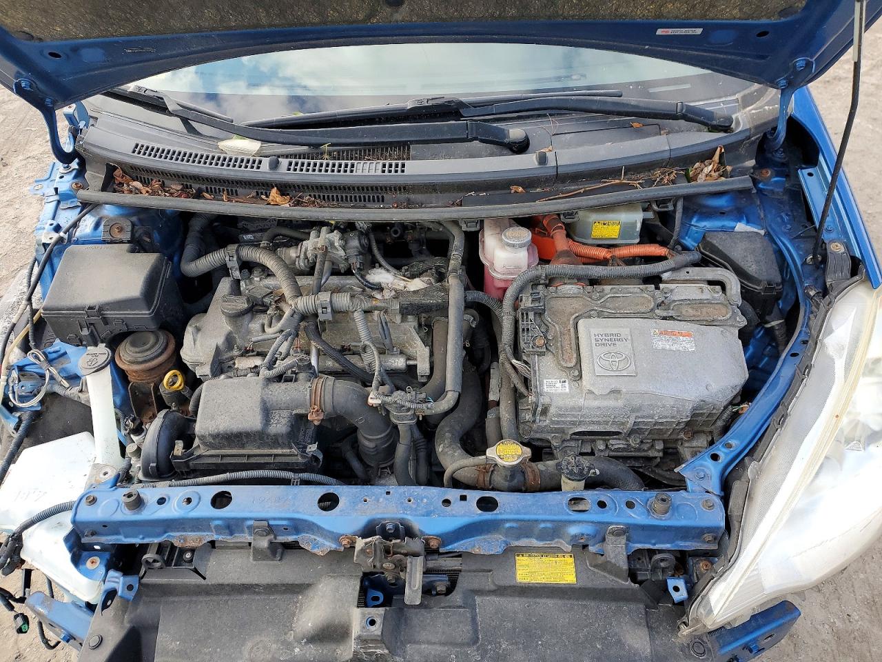 2012 TOYOTA PRIUS C FOUR photo 11