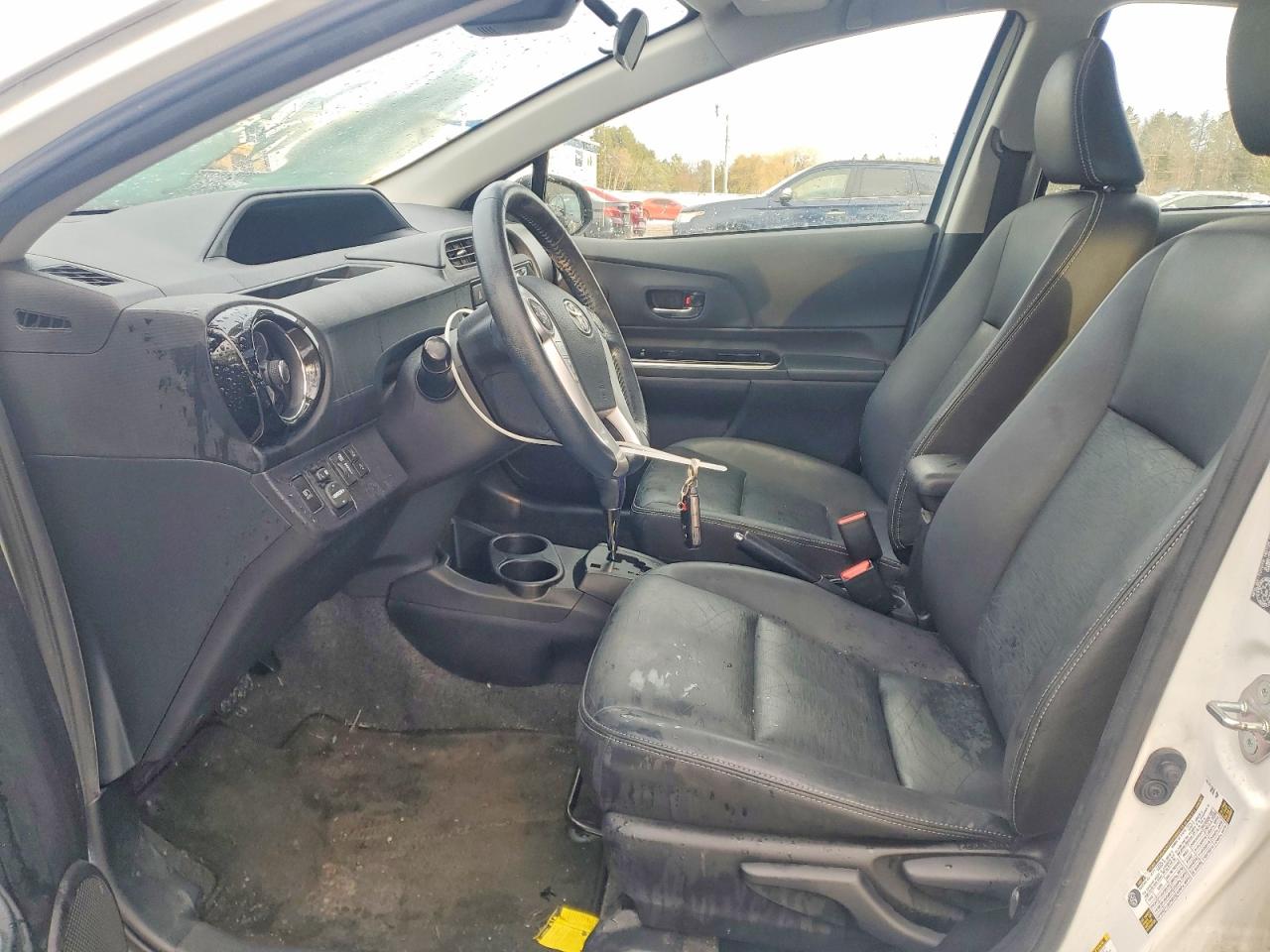 2016 TOYOTA PRIUS C photo 7