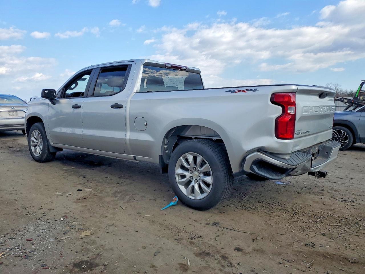 2020 CHEVROLET SILVERADO K1500 CUSTOM photo 2