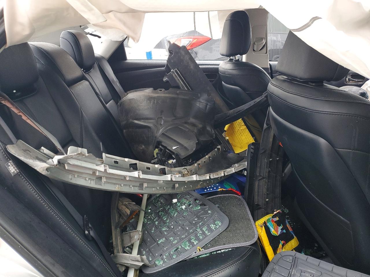 2013 TOYOTA AVALON BASE photo 19