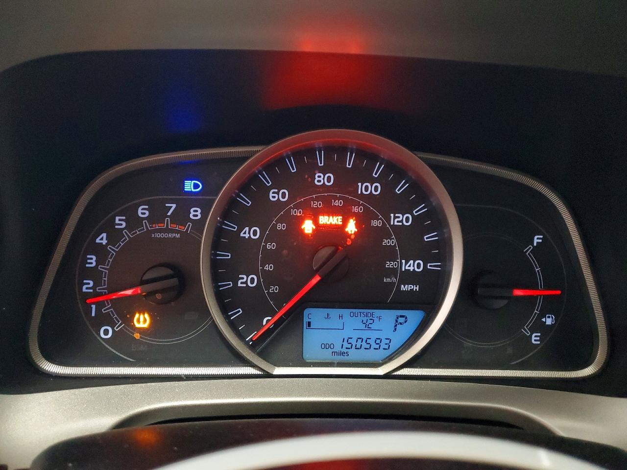2013 TOYOTA RAV4 XLE photo 9