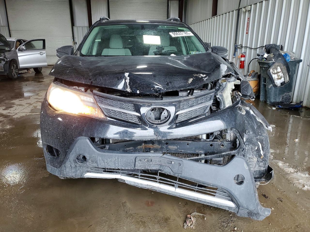2013 TOYOTA RAV4 XLE photo 5