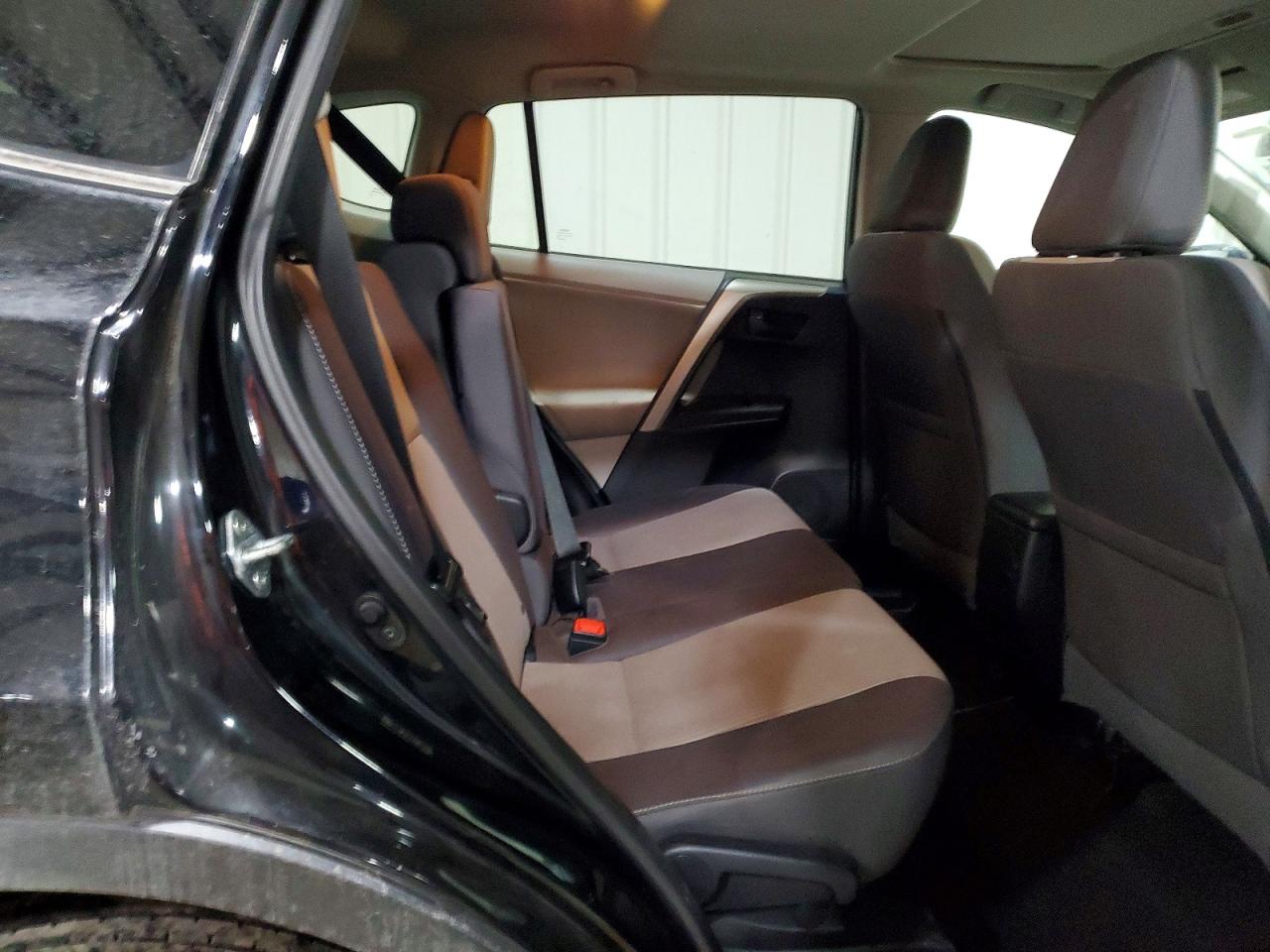 2013 TOYOTA RAV4 XLE photo 11