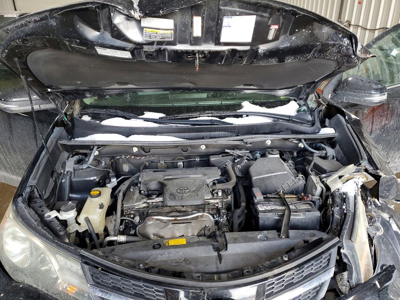 2013 TOYOTA RAV4 XLE photo 12