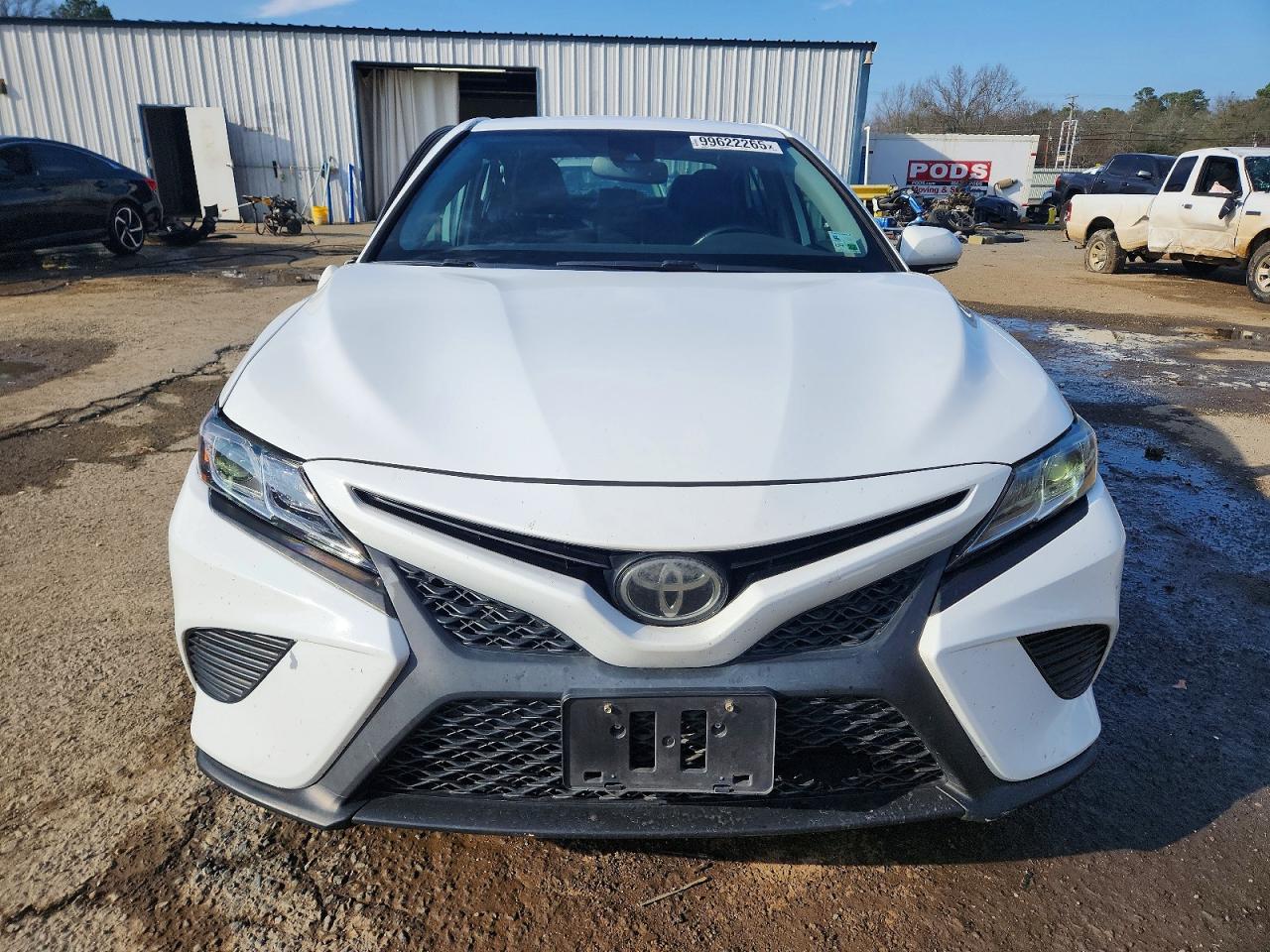 2019 TOYOTA CAMRY SE photo 5